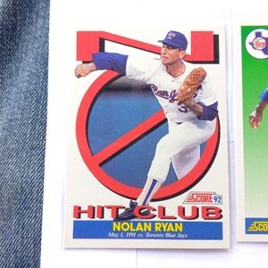 NOTICE-Lot of 5 Nolan Ryan Baseball cards! 2 of these list over 200.00 a piece!